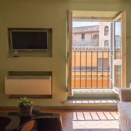 Piazza Venezia Charming & Bright Apartment Рим Экстерьер фото