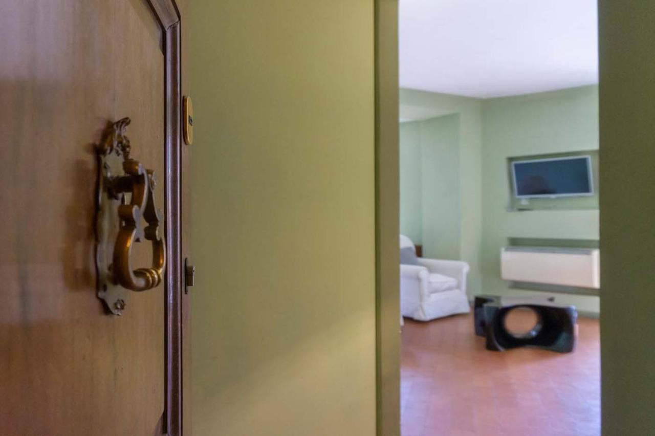 Piazza Venezia Charming & Bright Apartment Рим Экстерьер фото