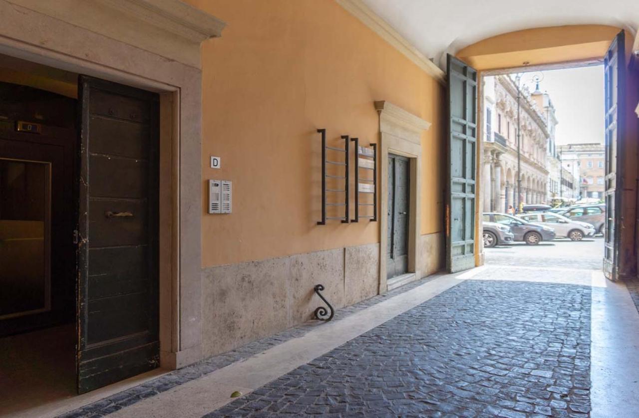Piazza Venezia Charming & Bright Apartment Рим Экстерьер фото